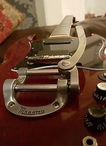 (Rare) 1998 Gibson sg standard in cherry with a maestro tremelo.