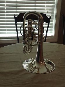 Yamaha YMP204M  Silver Marching Mellophone Excellent condition