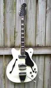 VINTAGE FENDER CORONADO II 1967  READY TO ROCK PLAYS GREAT COOL VIBE!