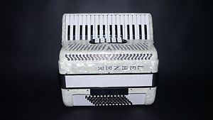 Akkordeon , 72 Bass , made in ITALY