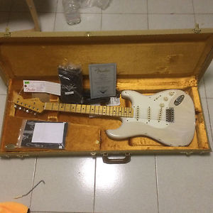 Fender Stratocaster 1957 Relic White Blonde