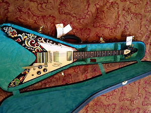 Jimi Hendrix Gibson Custom Shop Psychedelic Flying V Guitar - Mint