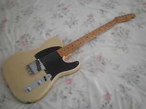 FENDER ESQUIRE GUITAR