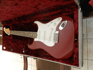 FENDER 2009 ERIC JOHNSON SIGNATURE STRATOCASTER DAKOTA RED TWEED CASE MINTY !!