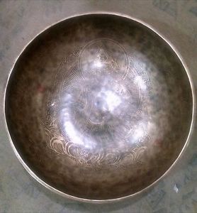 Kubera Klangschale( Etched Large Healing Unique Singing Bowl ) 9425 gms