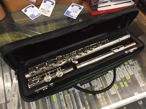 Yamaha YFL-611 Professional 600 Series Solid Silver Flute - Made 1981-86