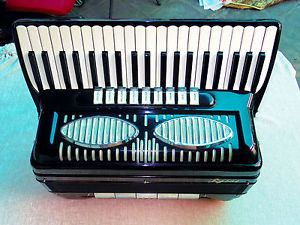Accordion  Figone 4/5 Reeds 41/120 Bass  Excellent Italy