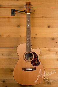 Maton SRS808C Western Red Cedar and Solid Blackwood Cutaway Pre-Owned 2016