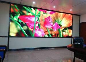 p.6 LED VIDEO WALL TURN KEY   16' x 9'