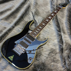 Ibanez UV777P Used  w/ Gigbag