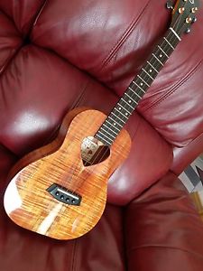 KANILE'A KU'UIPO TENOR PREMIUM SOLID KOA UKULELE WITH CASE
