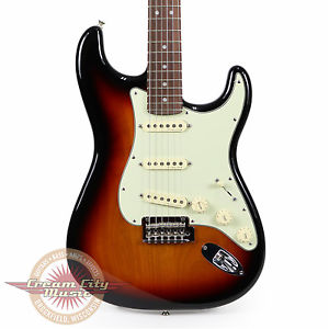 Brand New Fender Deluxe Roadhouse Stratocaster Rosewood Board in 3 Tone Sunburst