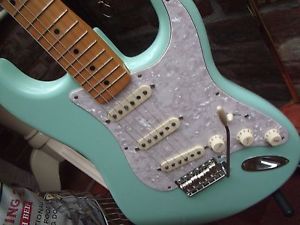 Fender Classic Series '50s Stratocaster guitar, surf green