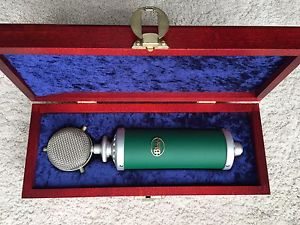Blue Kiwi Multi-Pattern Studio Condenser Mic Low use.