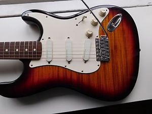 Fender Stratocaster Foto Flame Japan, Lace Sensor Gold