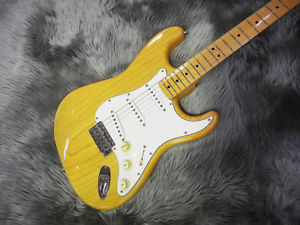 Fender Japan '71 Reissue Stratocaster ST71/ASH O-Serial Crafted in Japan Guitar