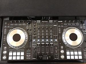 Pioneer DDJ-SZ Digital DJ Controller + Odyssey Black Label Glide Style case
