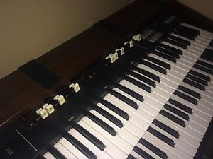 Roland VK-77 w/ case