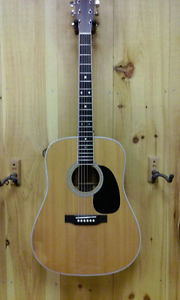 Martin D-35 acoustic guitar 2011 natural