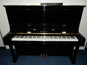 YAMAHA U3 DISKLAVIER UPRIGHT PIANO. JUST 20 YEARS OLD WITH FULL 5 YEAR GUARANTEE