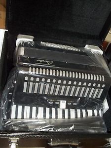 ACCORDÉON  CHEVALLIER 60 BASSES TOUCHES PIANO - NOIR - NEUF - GARANTIE 1 AN