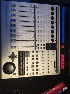 Mackie Universal Pro 8 Channel DAW Mixer