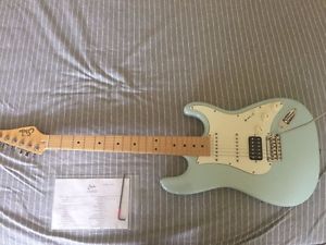 suhr classic pro sonic blue HSS