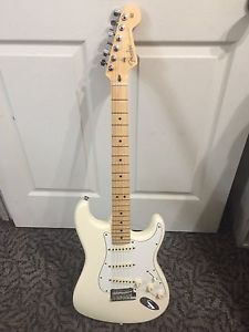2010 USA Fender Stratocaster Olympic White In Hard Fender TSA Case