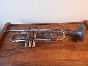 ANTIQUE 1900 COUESNON PARIS SILVERPLATE TRUMPET INTERNATIONAL SALE