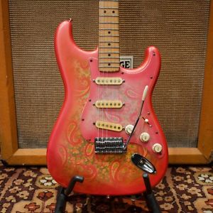 Klassischer 1987 Fender ST72-PEX 70s Reissue Rosa Paisley Japan Stratocaster