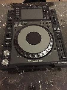 Pioneer cdj 2000 nexus DJ digital turntable deck CDJ-2000 NXS
