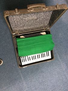 Akkordeon Hohner Lucia IV P