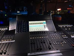 YAMAHA M7CL 48 CH WITH ROAD CASE