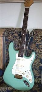 STRATOCASTER HAND MADE CUSTOM SHOP COPY FENDER VINTAGE 62 FLAMED NECK NITRO BODY