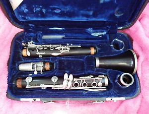 VINTAGE 1966 BUFFET R-13 "GOLDEN ERA" CLARINET. MADE IN FRANCE.  GREAT CONDITION