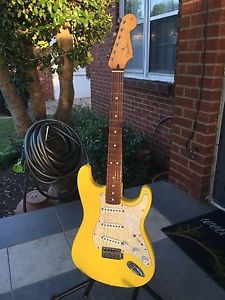 Fender Powerhouse Stratocaster Graffiti Yellow **RARE**