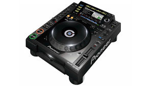 (2) Pioneer CDJ-2000 Professional Multi Player w/ Flightcases
