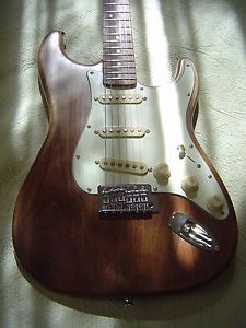 VV: TOTALLY AMAZING custom built Fender Stratocaster, bag, great deal IMMACULATE
