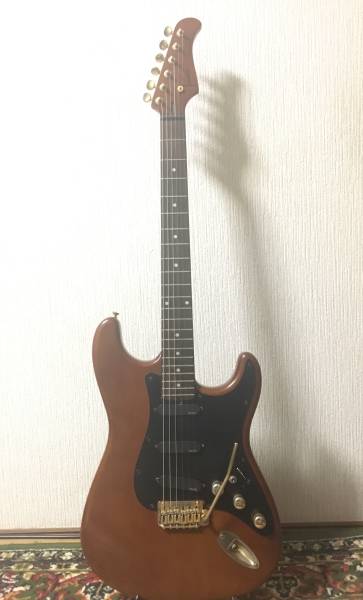 Varita VST-001-SSS-XB Stratocaster Type Rare Brown E-Guitar Free Shipping