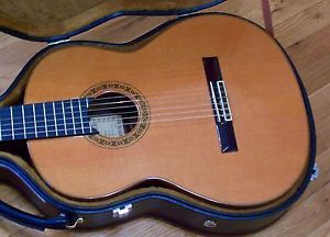 2000 Esteve 1GR11 Deluxe Artisan Model Classical Guitar Mint Condition !!