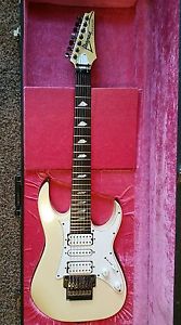 1991 Ibanez Universe UV7PWH Stev