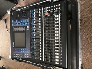 Yamaha LS9-16 LS9 mixing console with flightcase