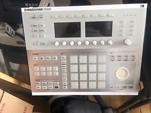 maschine studio white