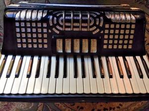 Atlas Major Accordion Made in Italy Keyboard 17 ¼ inch Switches 5/2  Reeds 3/4