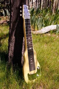 Fender Champion Vintage Lap Steel Guitar with Case