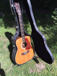 YAMAHA FG300 REDLABEL MADE IN JAPAN ACOUSTIC GUITAR