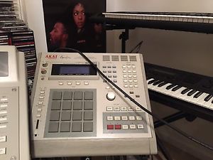 Akai MPC3000 (Needs some TLC)