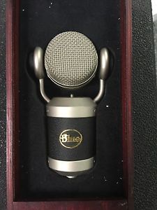 Blue Mouse microphone W/ shock mount