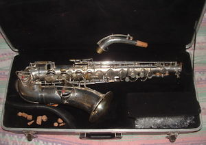 1927 MARTIN HANDCRAFT ALTO SAXOPHONE REPADDED Ser# 79966