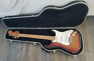 Fender Stratocaster 1977 Sunburst Vintage Guitar used strat